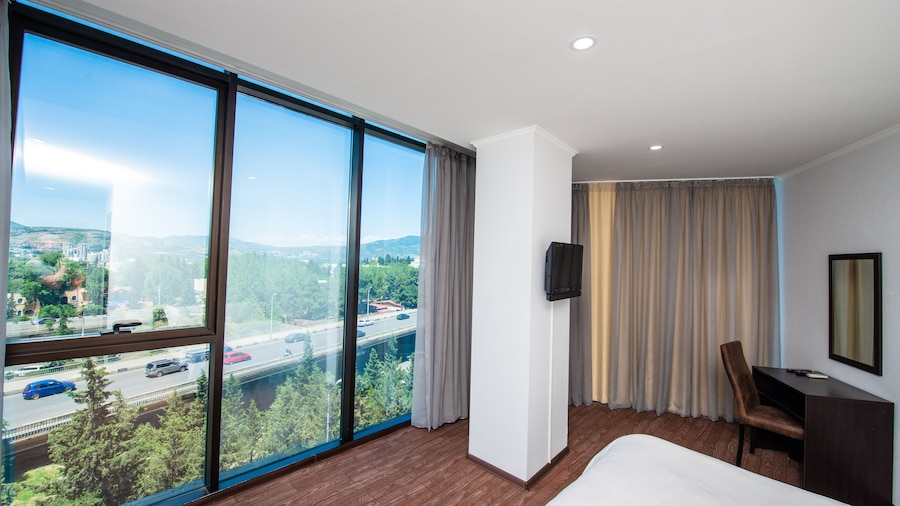 Hotel Shine Palace