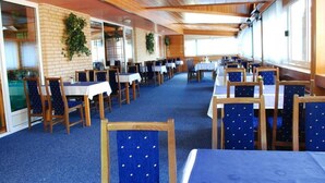 Restaurant - Imzit Hotel-dobrinja (Sarajevo)