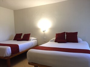 스탠다드 쿼드룸, 퀸사이즈침대 2개 | 책상, 노트북 작업 공간, 암막 커튼, 침대 시트