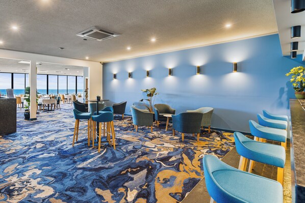 Bar (on property) - Mantra Bunbury (Bunbury)