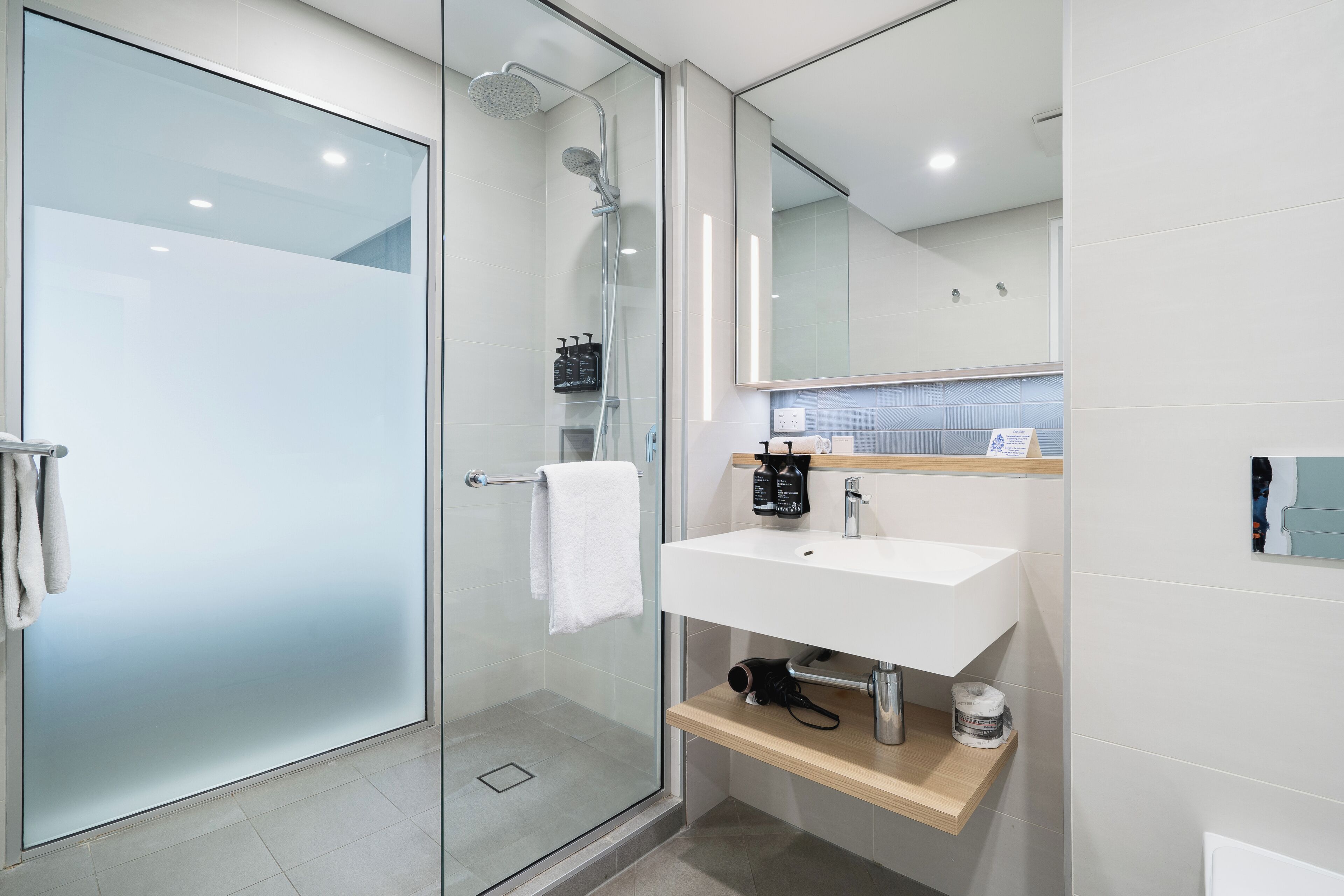 executive room, 1 king bed, ocean view | bathroom | eco-friendly toiletries, hair dryer, towels, soap