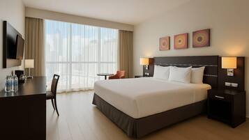 Room, 1 King Bed, Non Smoking (TRYP) | In-room safe, individually furnished, desk, laptop workspace