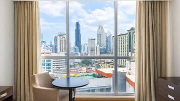 Chambre Supérieure, 2 lits doubles, non-fumeurs (TRYP) | Coffres-forts dans les chambres, ameublement personnalisé, bureau