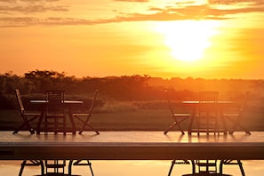 Outdoor dining - Wyndham Garden Villavicencio (Restrepo)