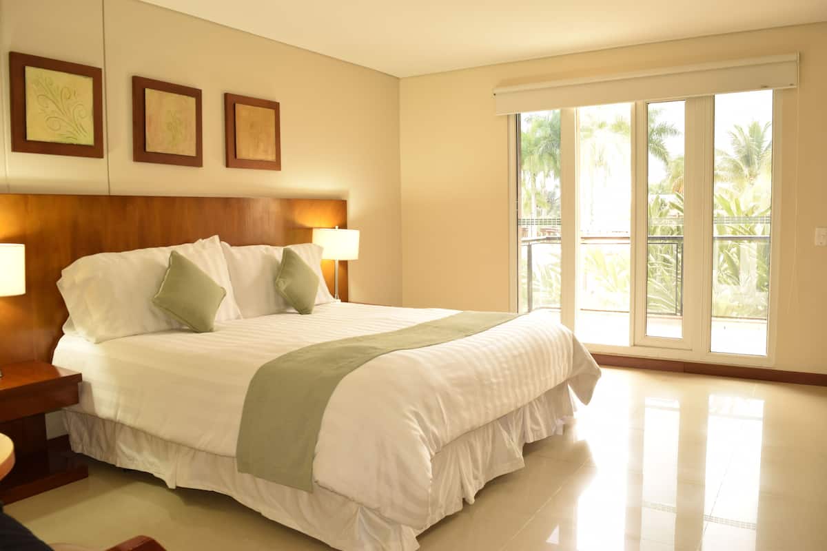 Standard Double or Twin Room | Premium bedding, in-room safe, desk, blackout curtains