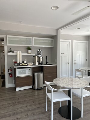 Dagelijks continentaal ontbijt inbegrepen