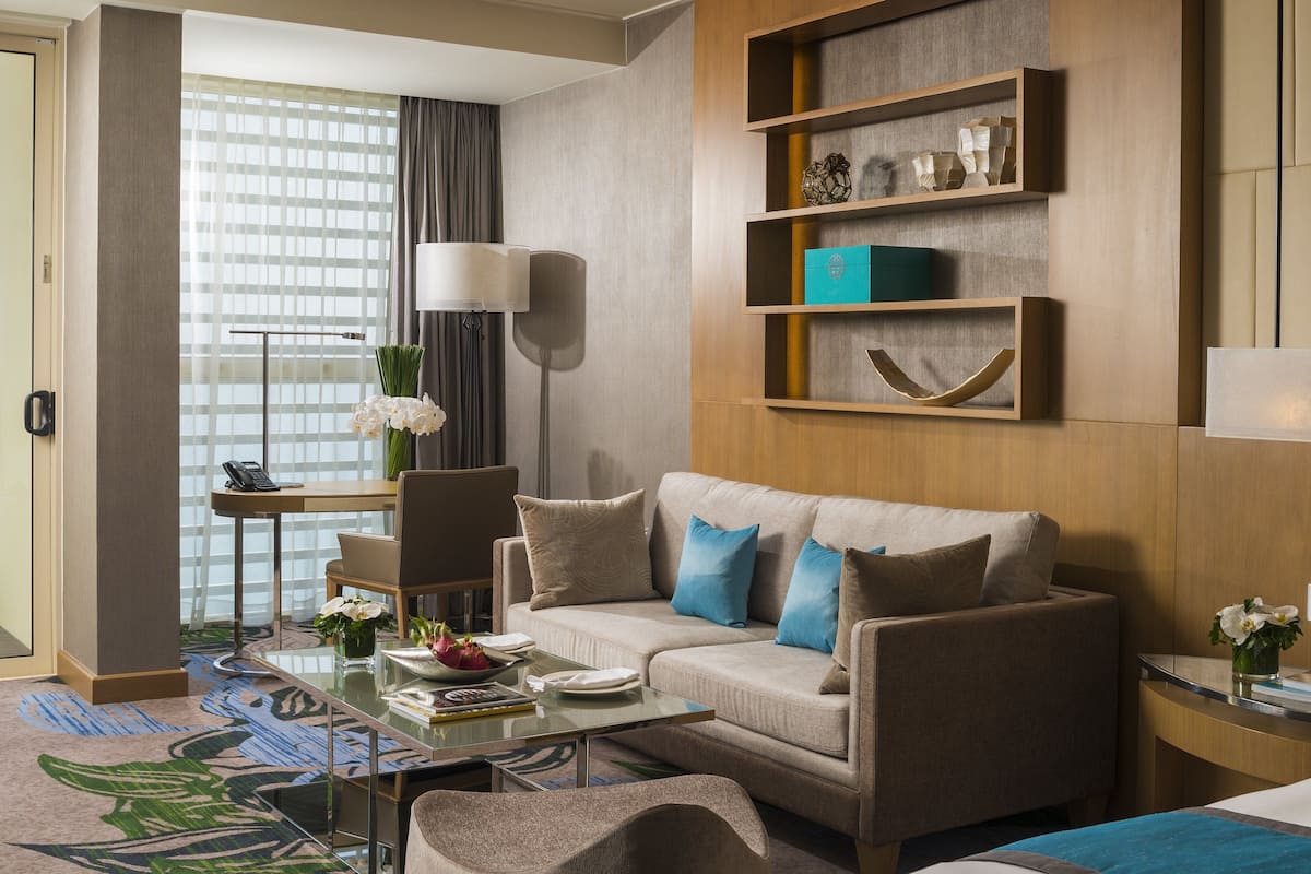 1 bedroom, premium bedding, down comforters, minibar