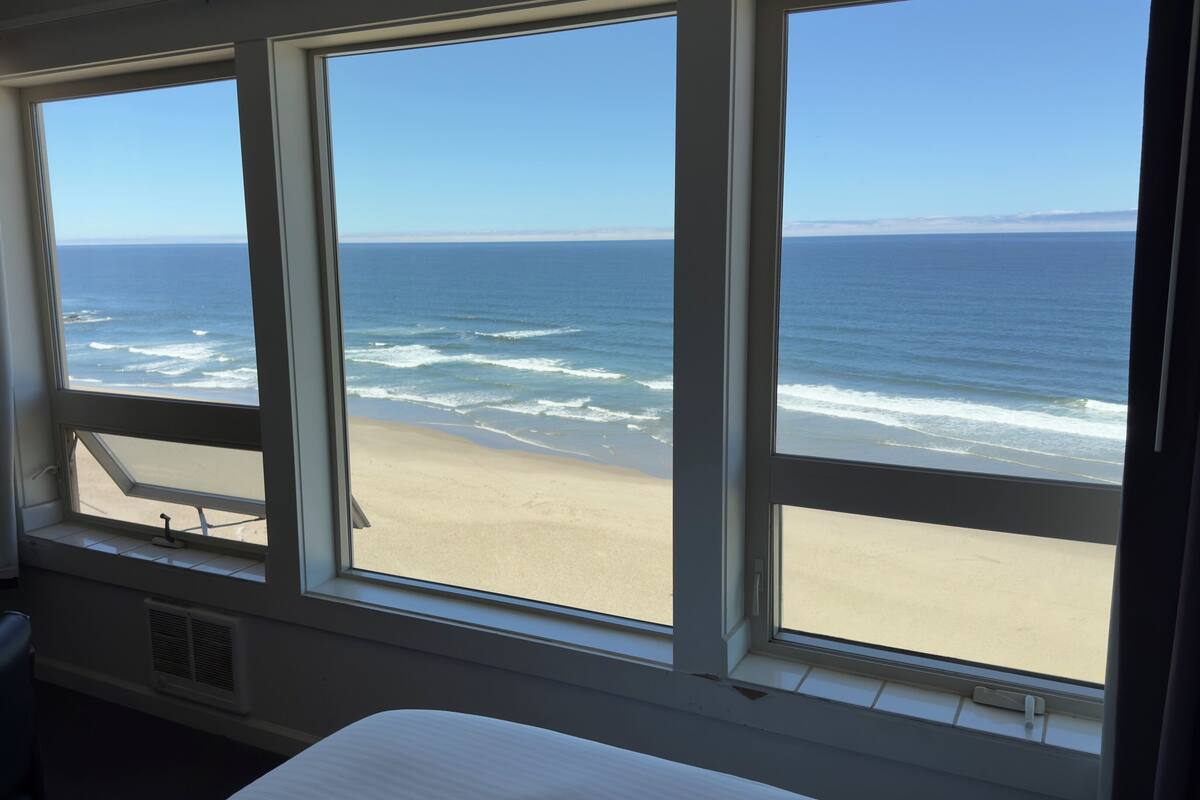 Ocean View Studio, 2 Queen Beds (Stairs/Pets) | 客房景觀
