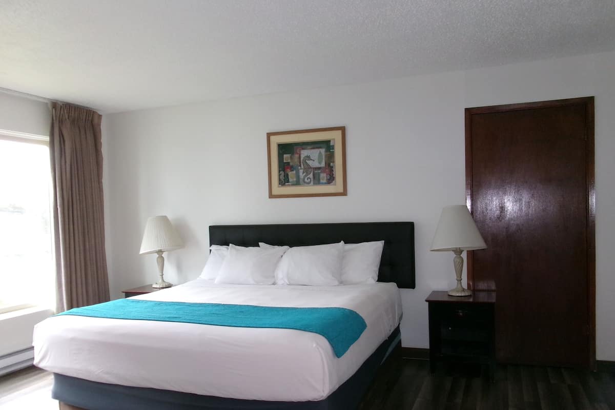 King Studio - Non-View | 1 bedroom, free WiFi, bed sheets