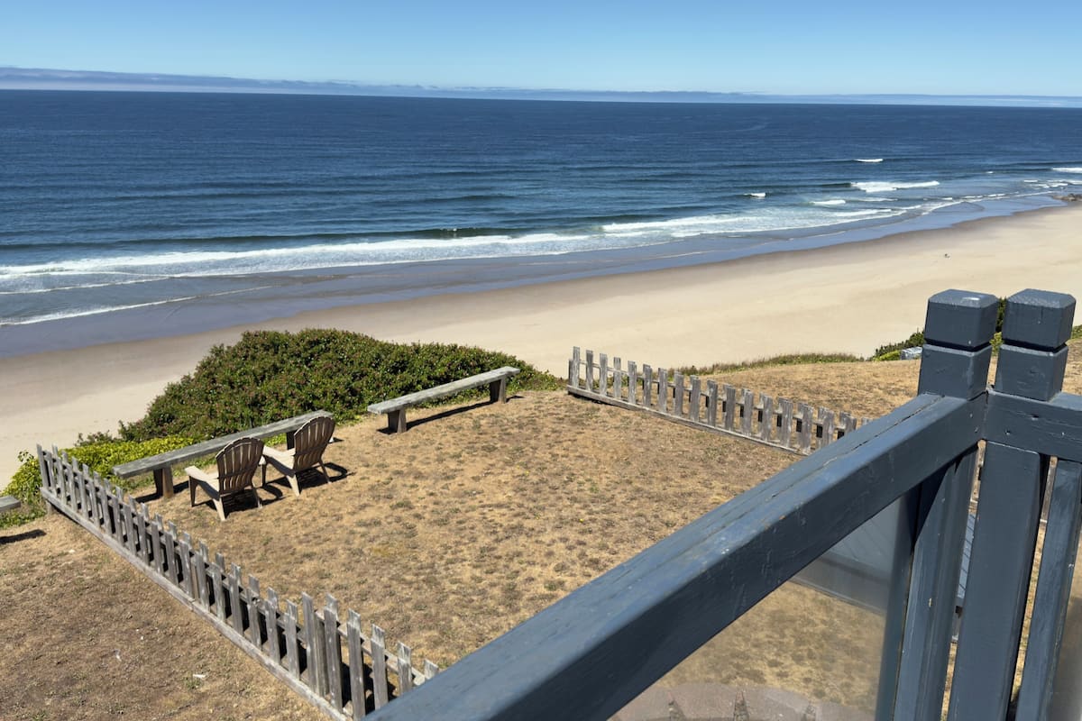 Ocean View Romantic Suite, 1 King Bed, Jetted Tub(Stairs, No Kids/Pets) | 免費無線上網、床單