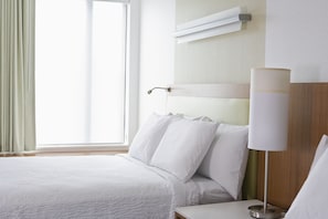 Dundyner, skrivebord, strykejern/-brett og wi-fi (inkludert)