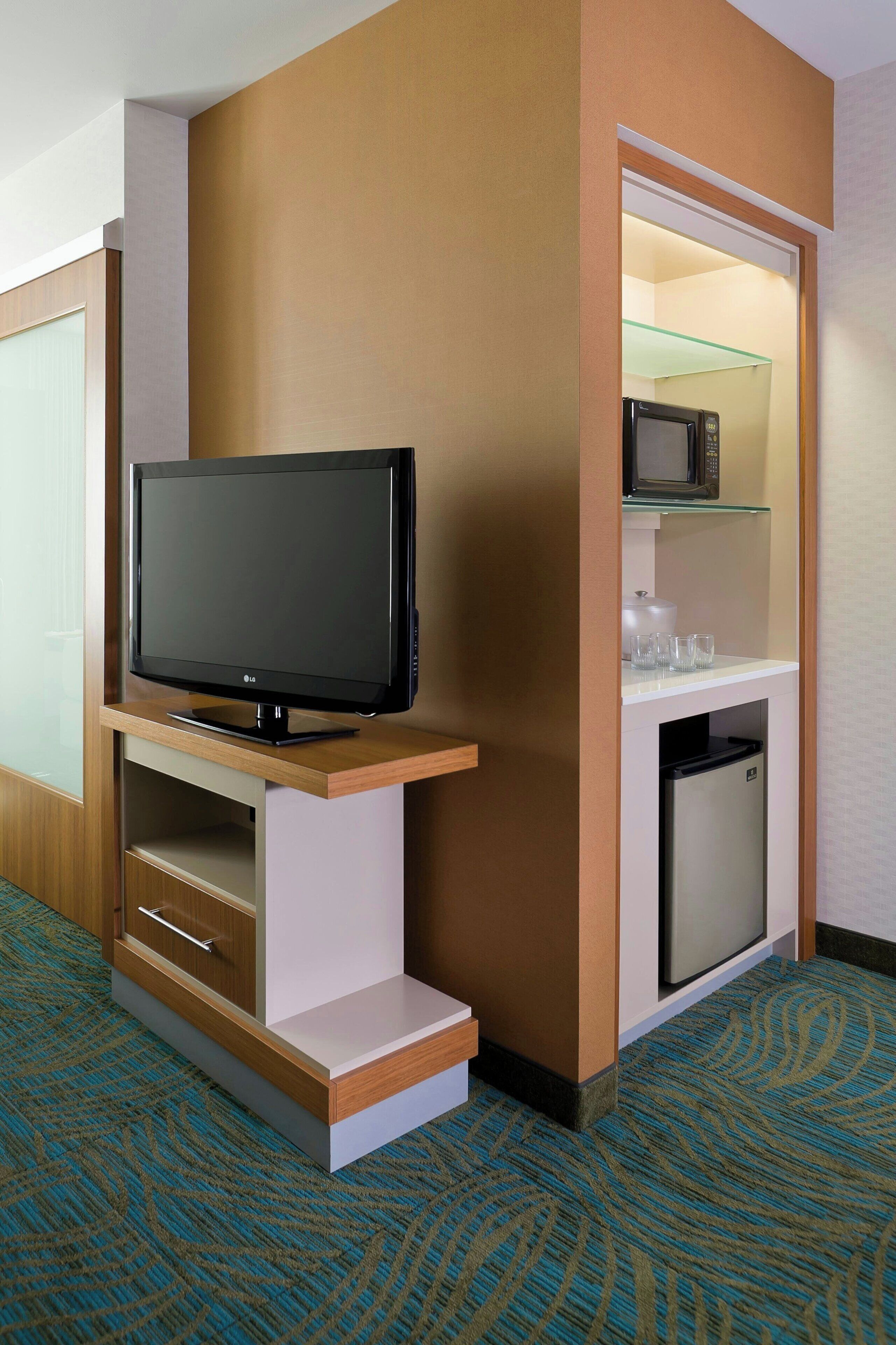 down duvets, desk, iron/ironing board, free wifi