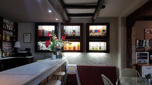 Bar (en el alojamiento)