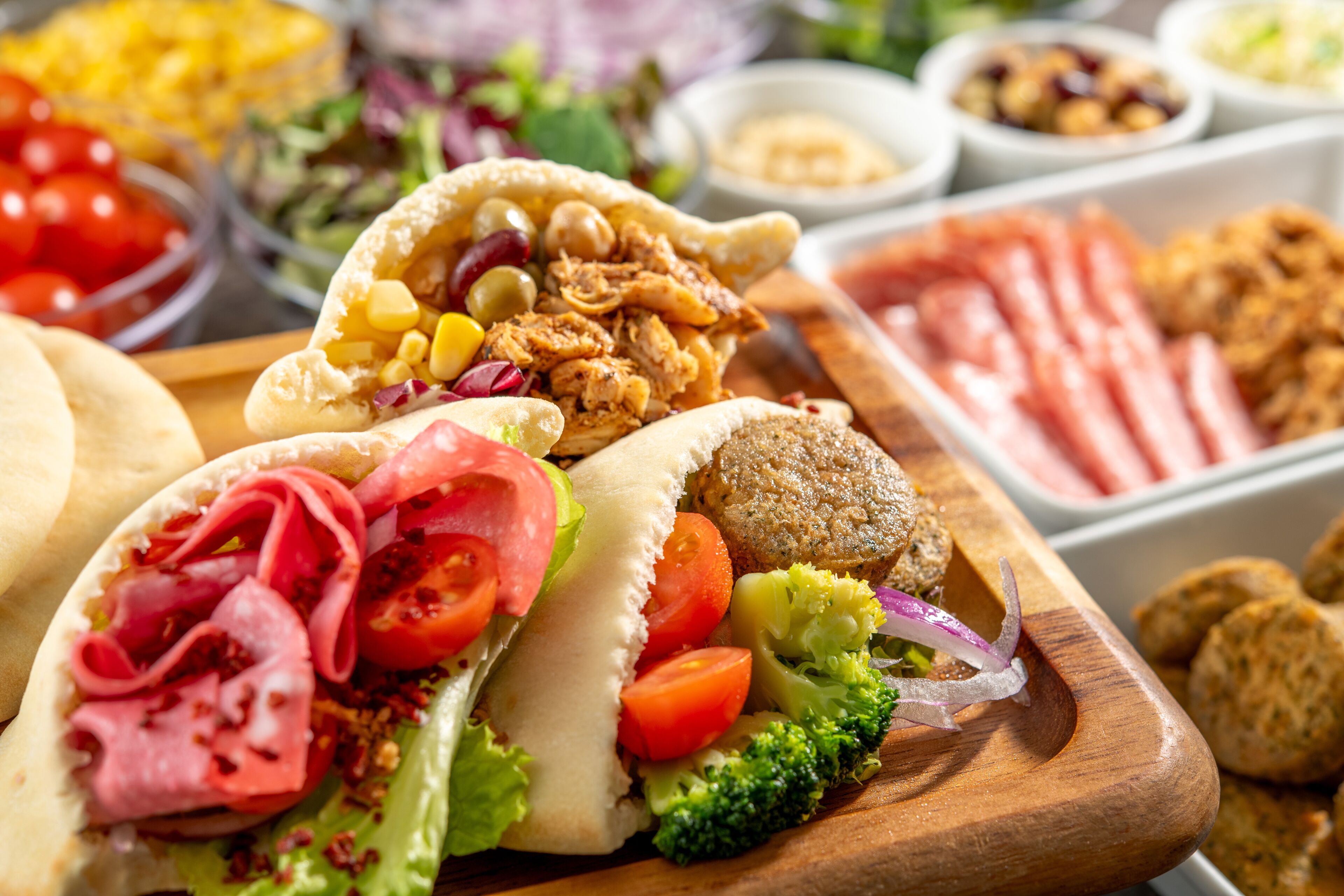 Daily buffet breakfast (JPY 2200 per person)