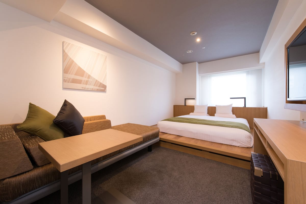 In-room safe, desk, free WiFi, bed sheets