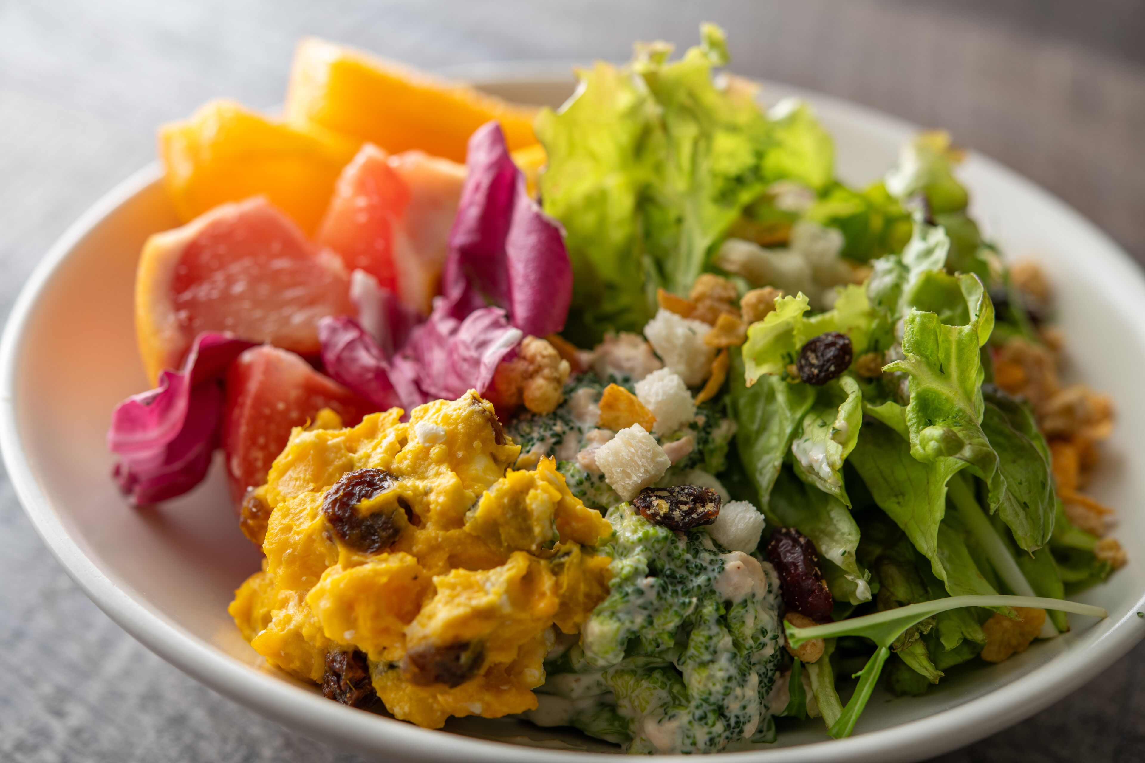 daily buffet breakfast (jpy 1800 per person)