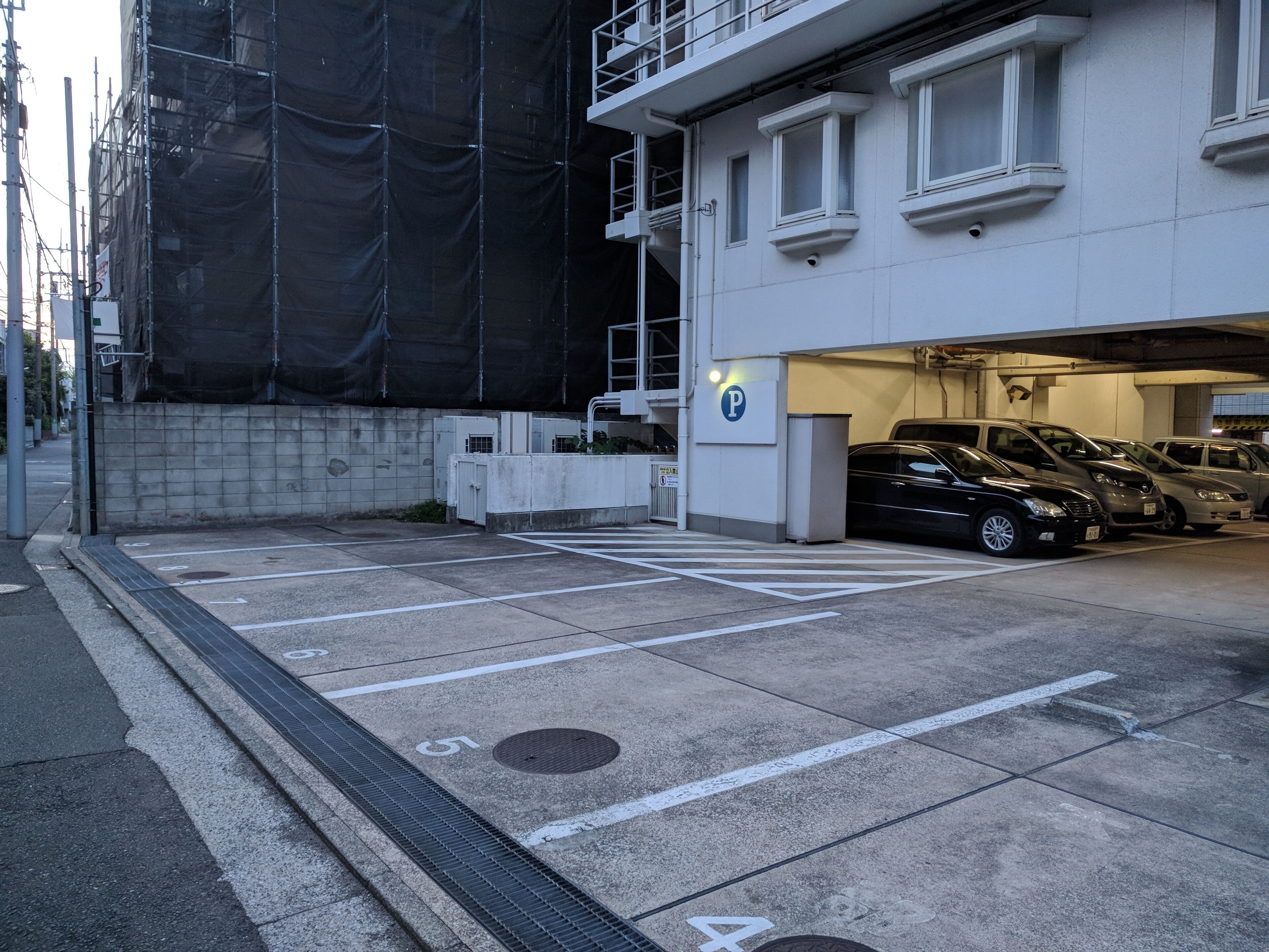 Self-parking (surcharge) 1200 per night