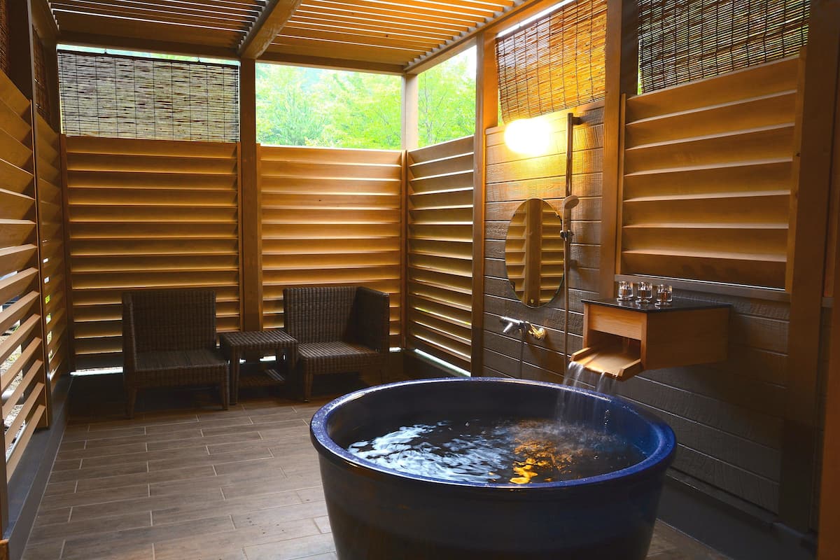 Familie suite, 2 slaapkamers, niet-roken (with Open Air Bath) | Een kluis op de kamer, verduisterende gordijnen