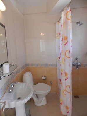 Super Deluxe room | Bathroom