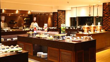 Daily buffet breakfast (INR 1239 per person)