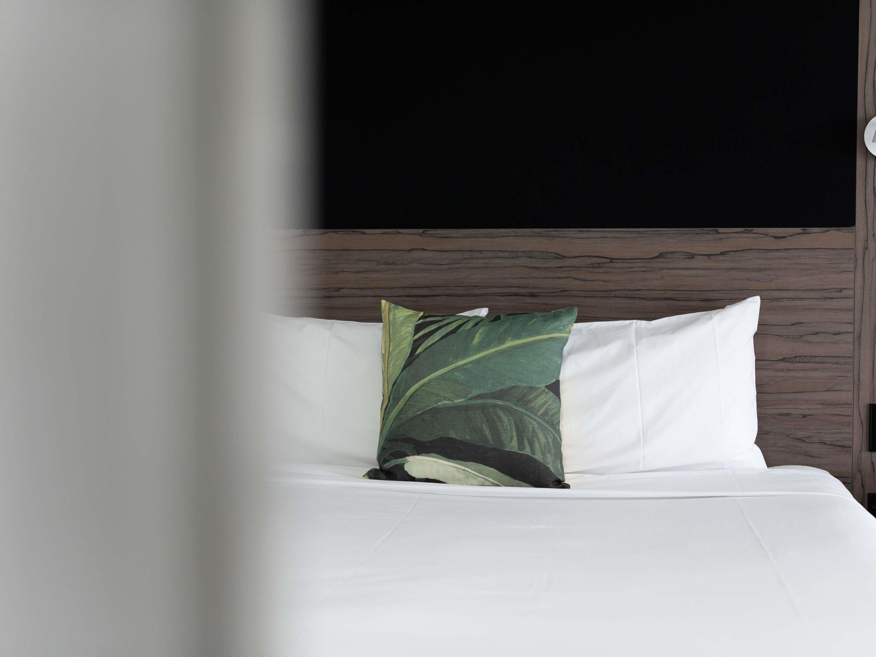 書桌、筆電工作空間、熨斗/熨衣板、隨行嬰兒床