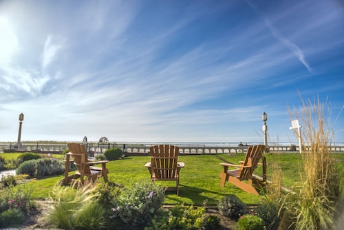 Inn at the Prom Oceanfront Seaside