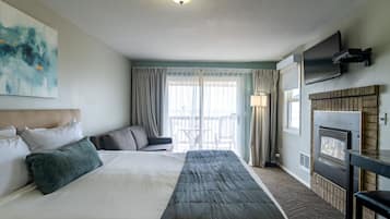 Suite, Oceanfront King with Sofa Bed & Spa | Memory foam beds, individually decorated, individually furnished