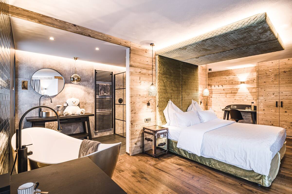Luxe studio suite | Luxe beddengoed, bedden met traagschuimmatras, een minibar