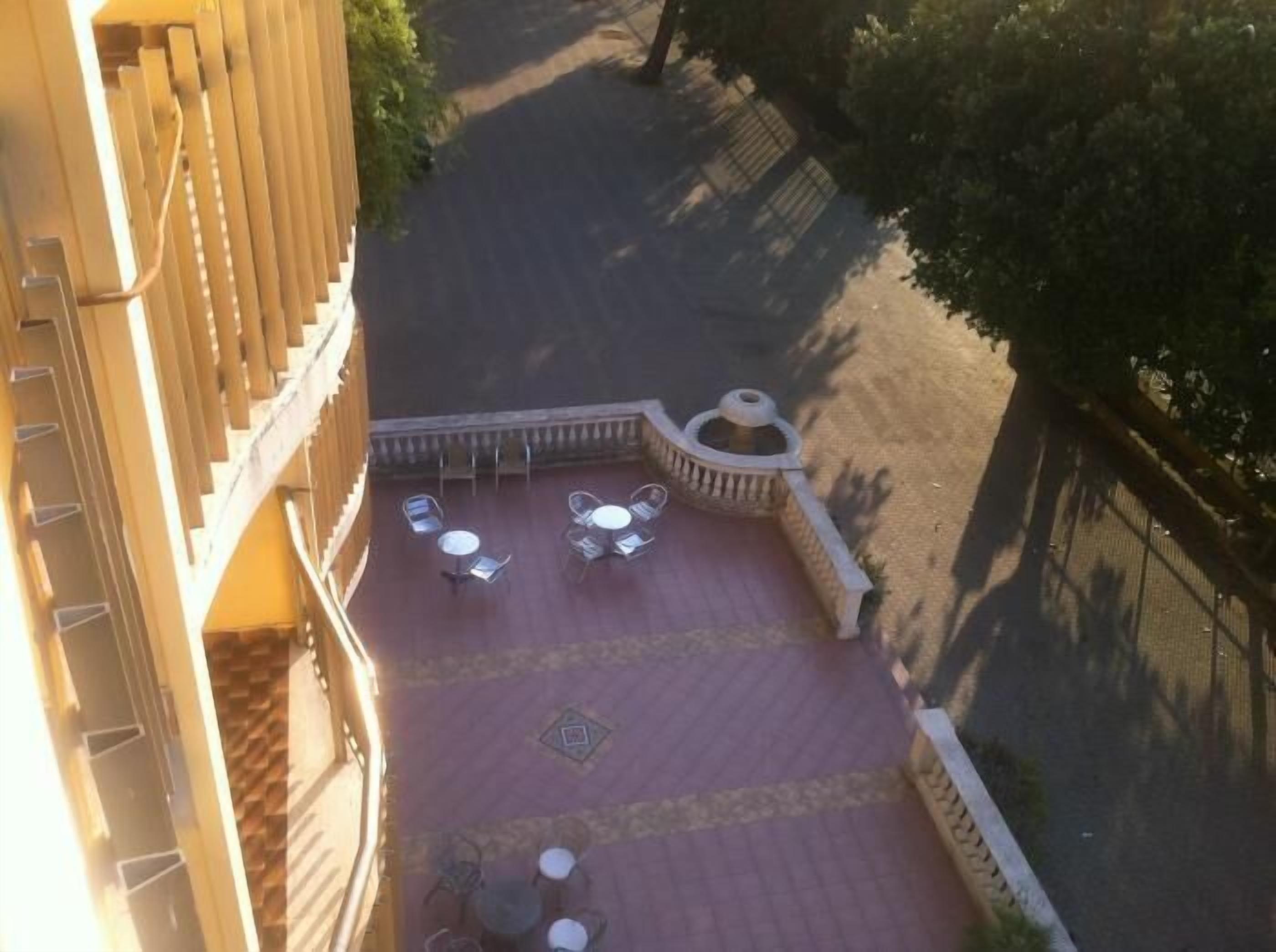 شرفة/رواق