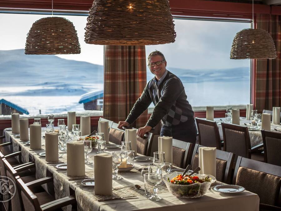 Breakfast and dinner served, local cuisine