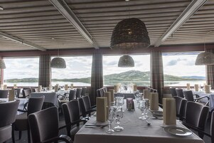 Se sirven desayunos y cenas, cocina local