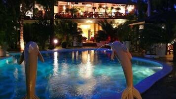 Outdoor pool, pool loungers