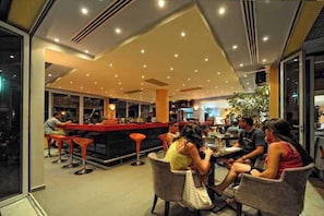 Bar (on property) - Meropi Hotel & Apartments (Hersonissos)