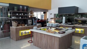Se sirven desayunos y cenas 