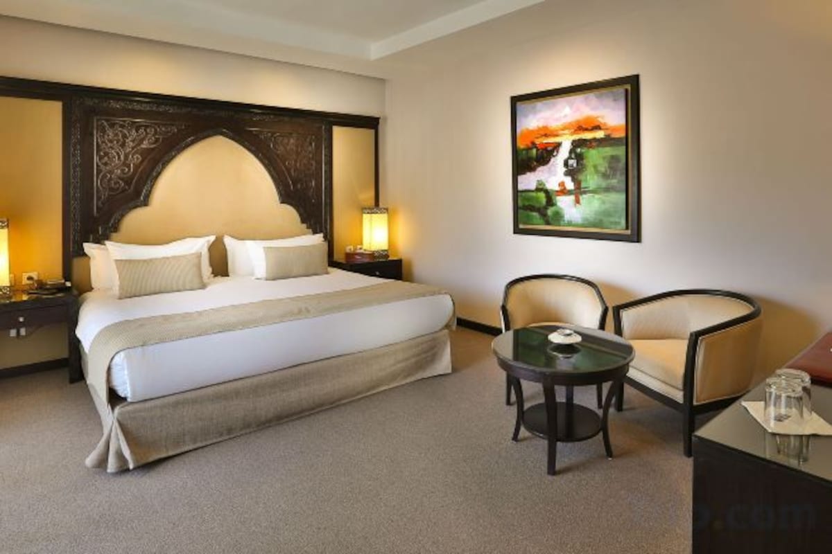 Deluxe Double Room Theater View