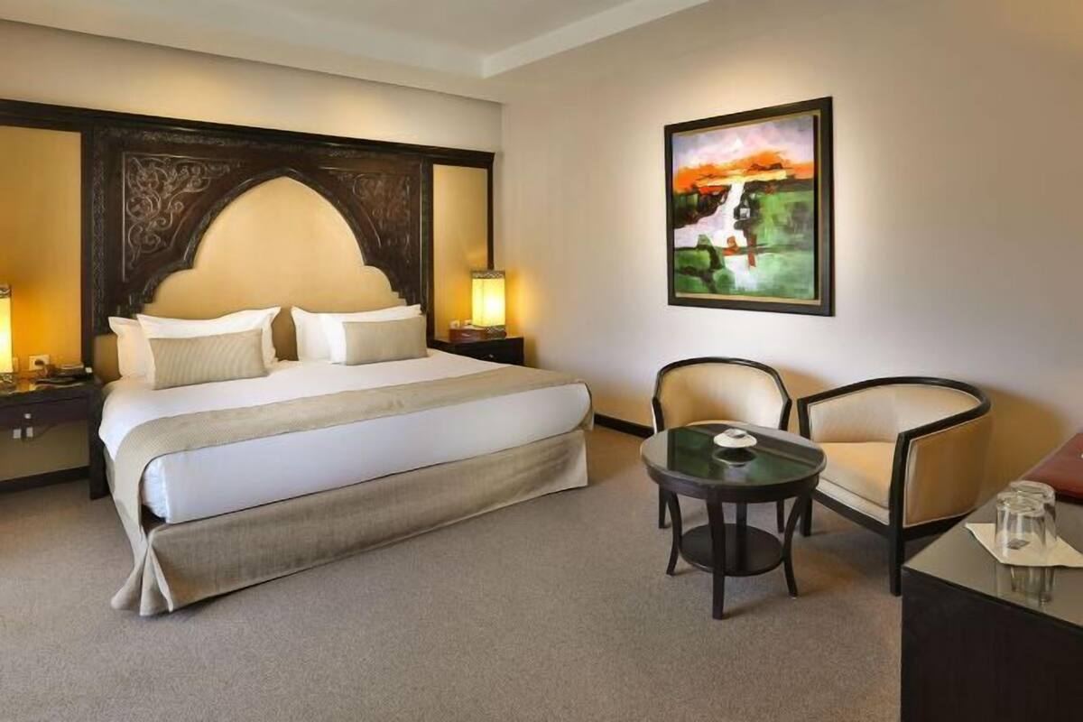 Minibar, in-room safe, blackout drapes, soundproofing