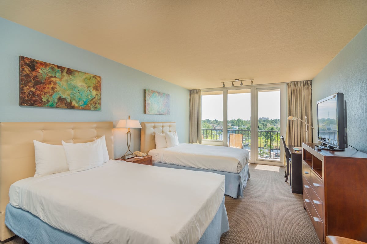 Studio | Premium bedding, individually decorated, individually furnished, desk