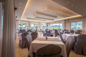 รวมอาหารเช้าแบบบุฟเฟ่ต์ ทุกวัน