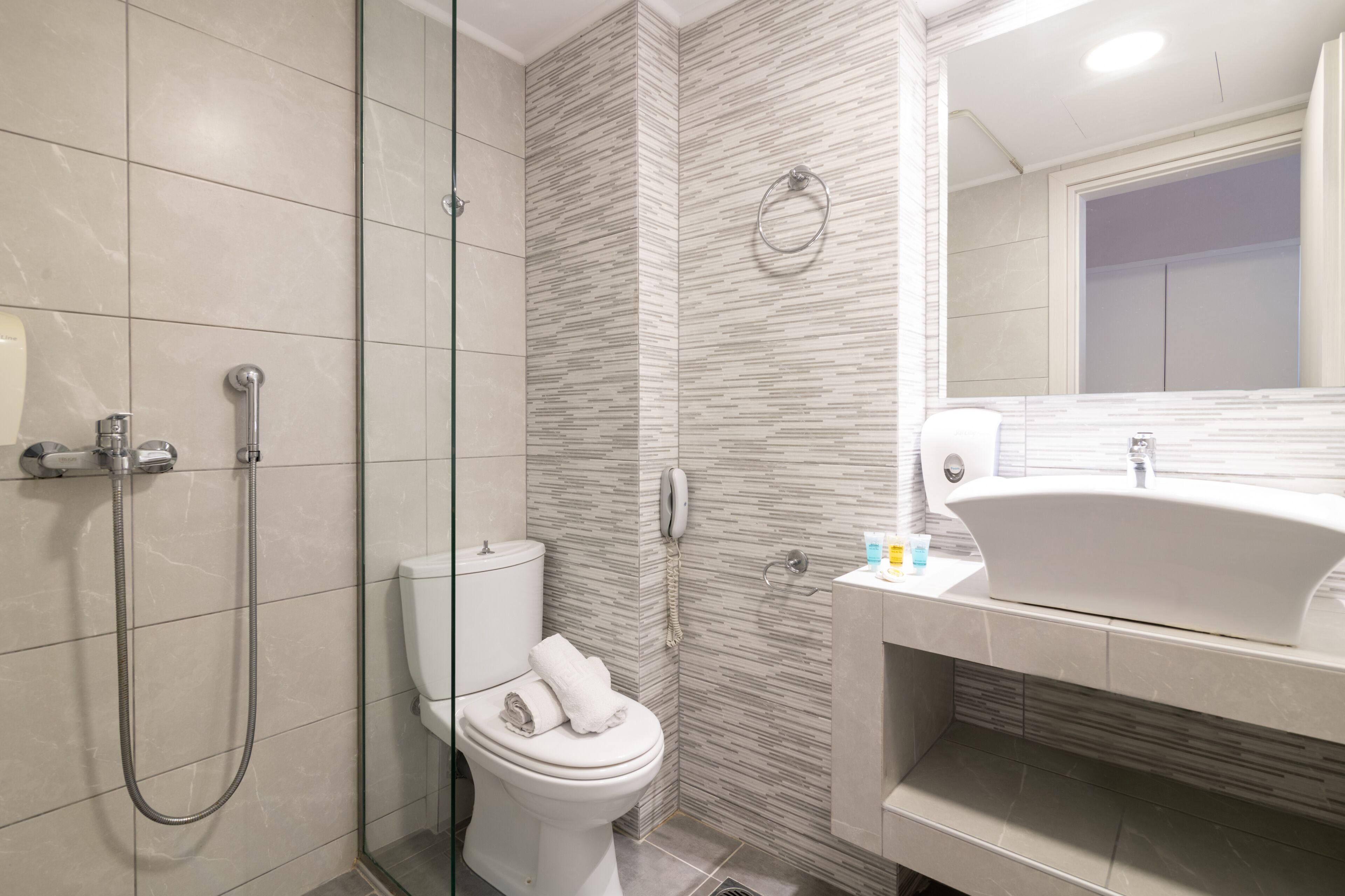 double or twin room (panoramic view) | bathroom | deep-soaking bathtub, free toiletries, hair dryer, towels