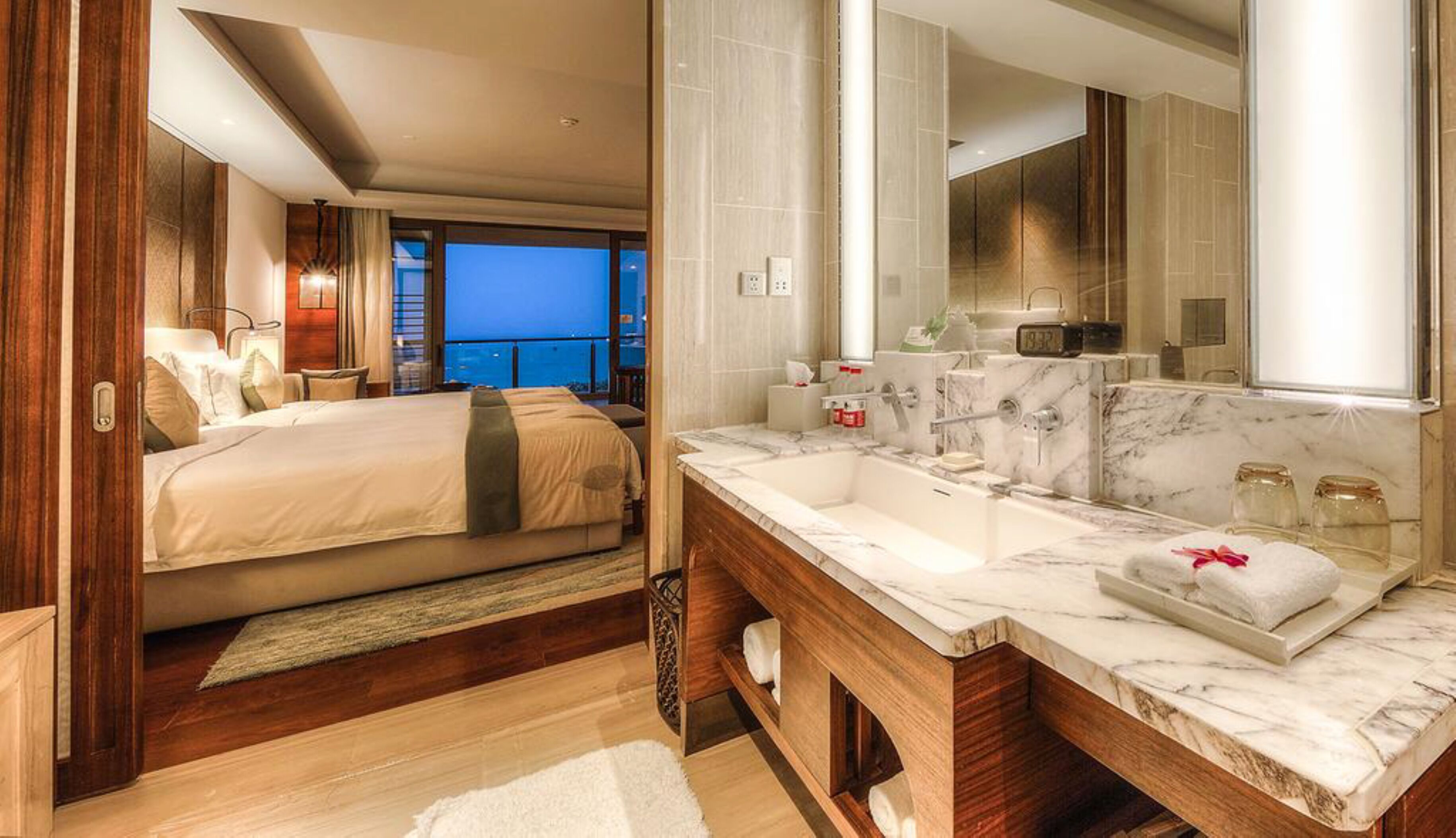 deluxe sea view room | bathroom | separate bathtub and shower, spring water bathtub, free toiletries