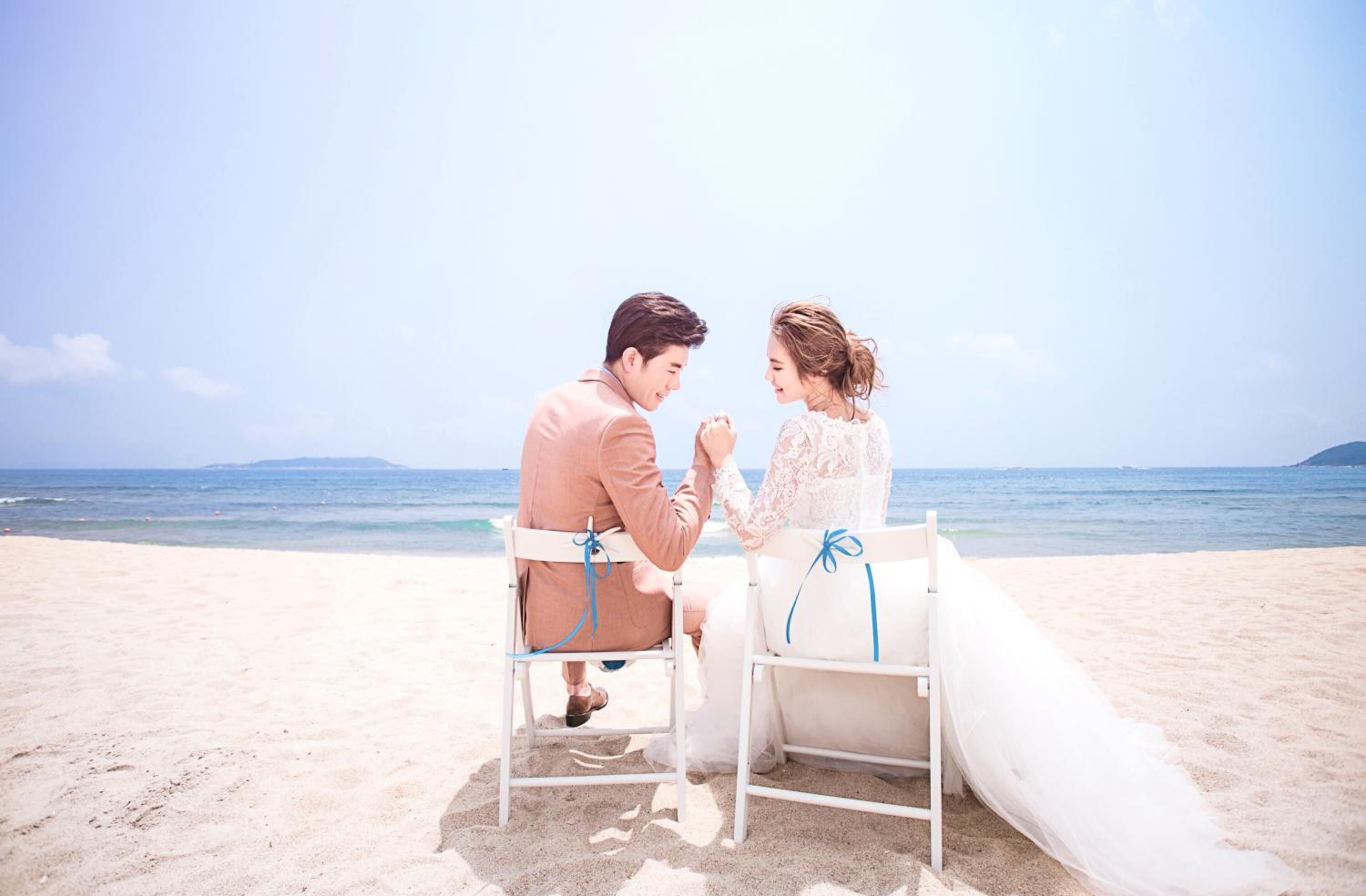 white sand, sun-loungers, beach umbrellas, beach towels
