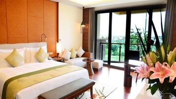 Premium bedding, minibar, in-room safe, desk
