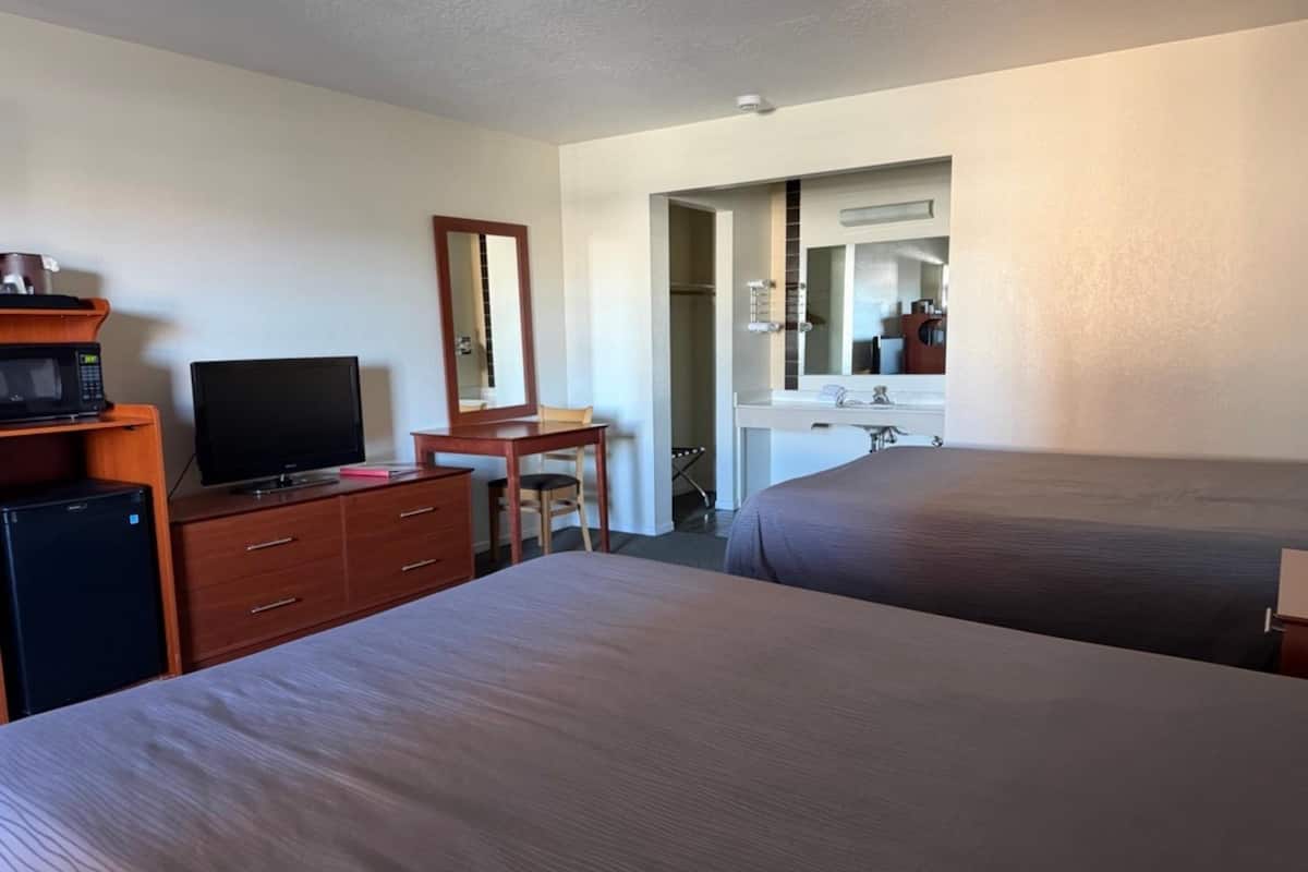 Standard Room, 2 Queen Beds, Non Smoking, Refrigerator & Microwave (Pet Friendly) | Desk, iron/ironing board, free WiFi