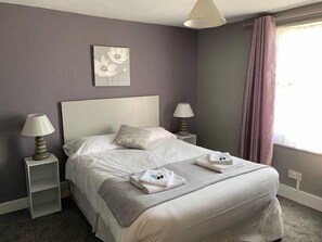 Standard Double Room, Ensuite - The Kings Head (Cambridge)