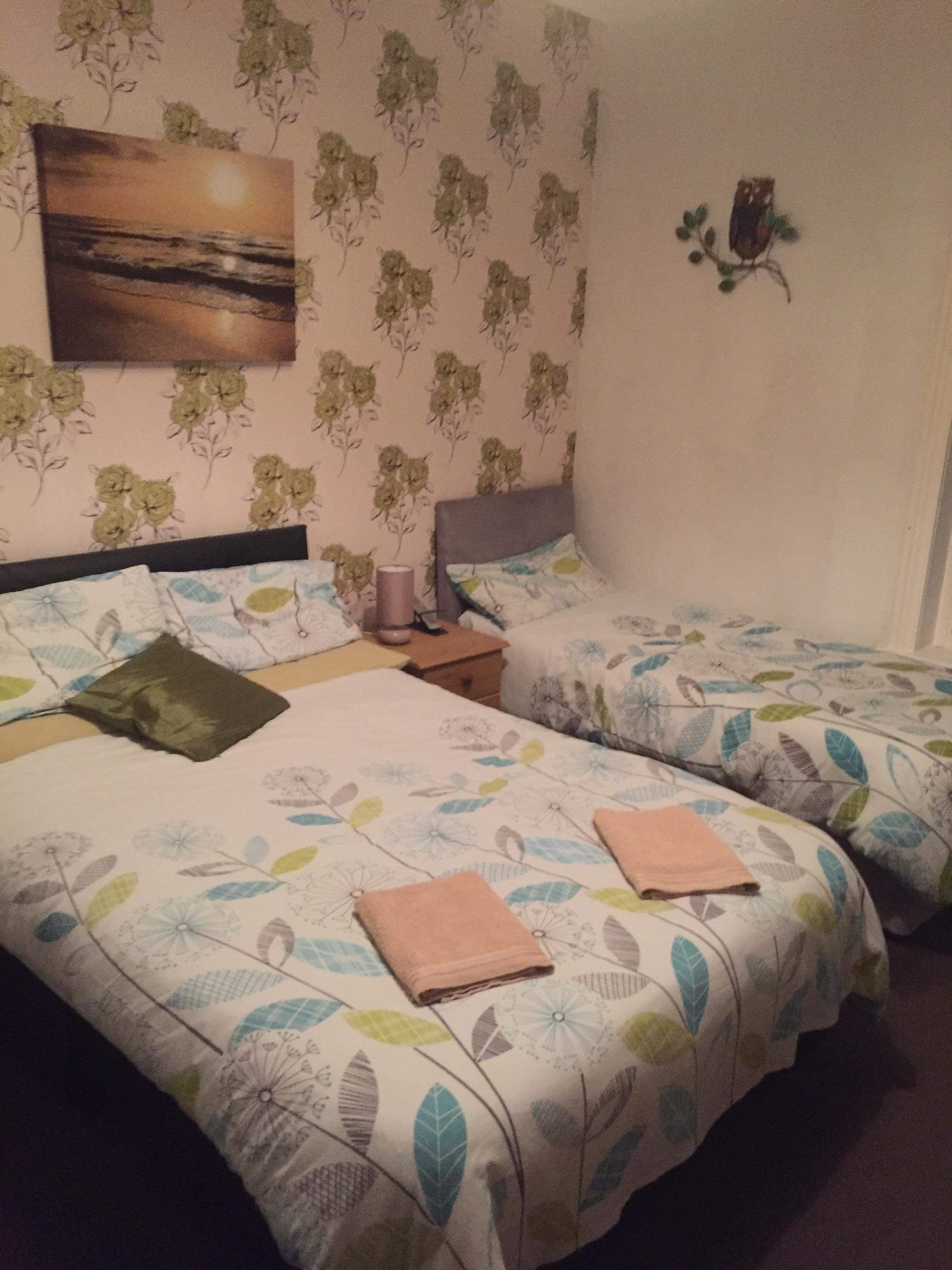 Iron/ironing board, free WiFi, bed sheets