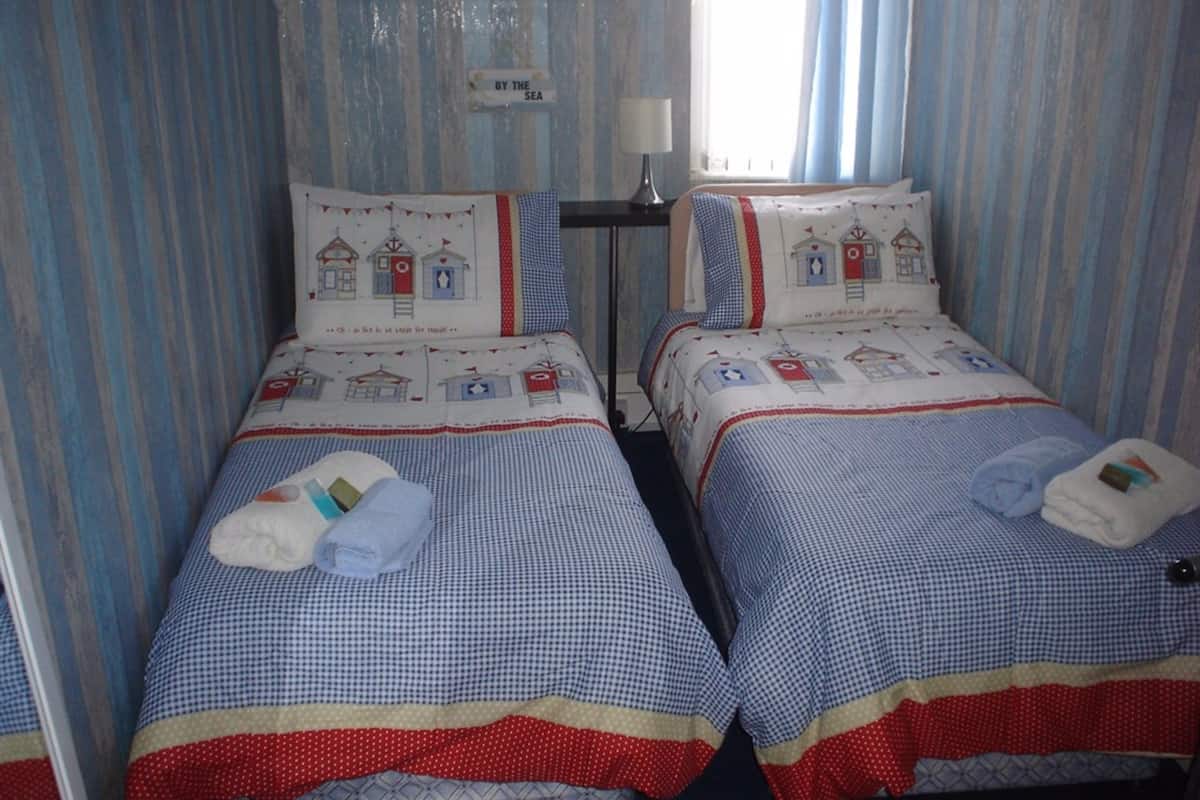 Iron/ironing board, WiFi (free), bed sheets