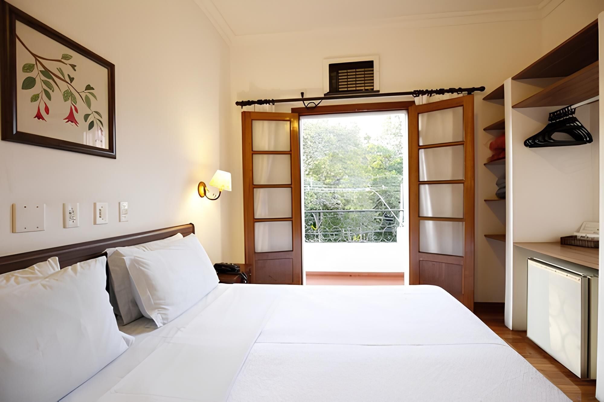 Phòng đôi Superior, ban công | Minibar, bàn, truy cập Internet không dây miễn phí, bộ trải giường 