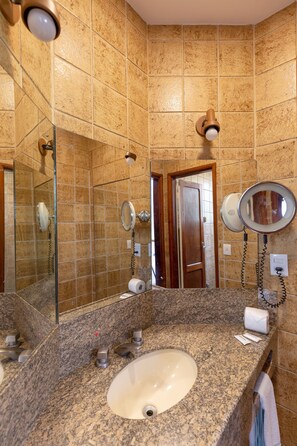 Chambre Double Supérieure | Salle de bain