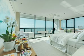 Suite Diamante | 1 bedroom, pillowtop beds, minibar, in-room safe