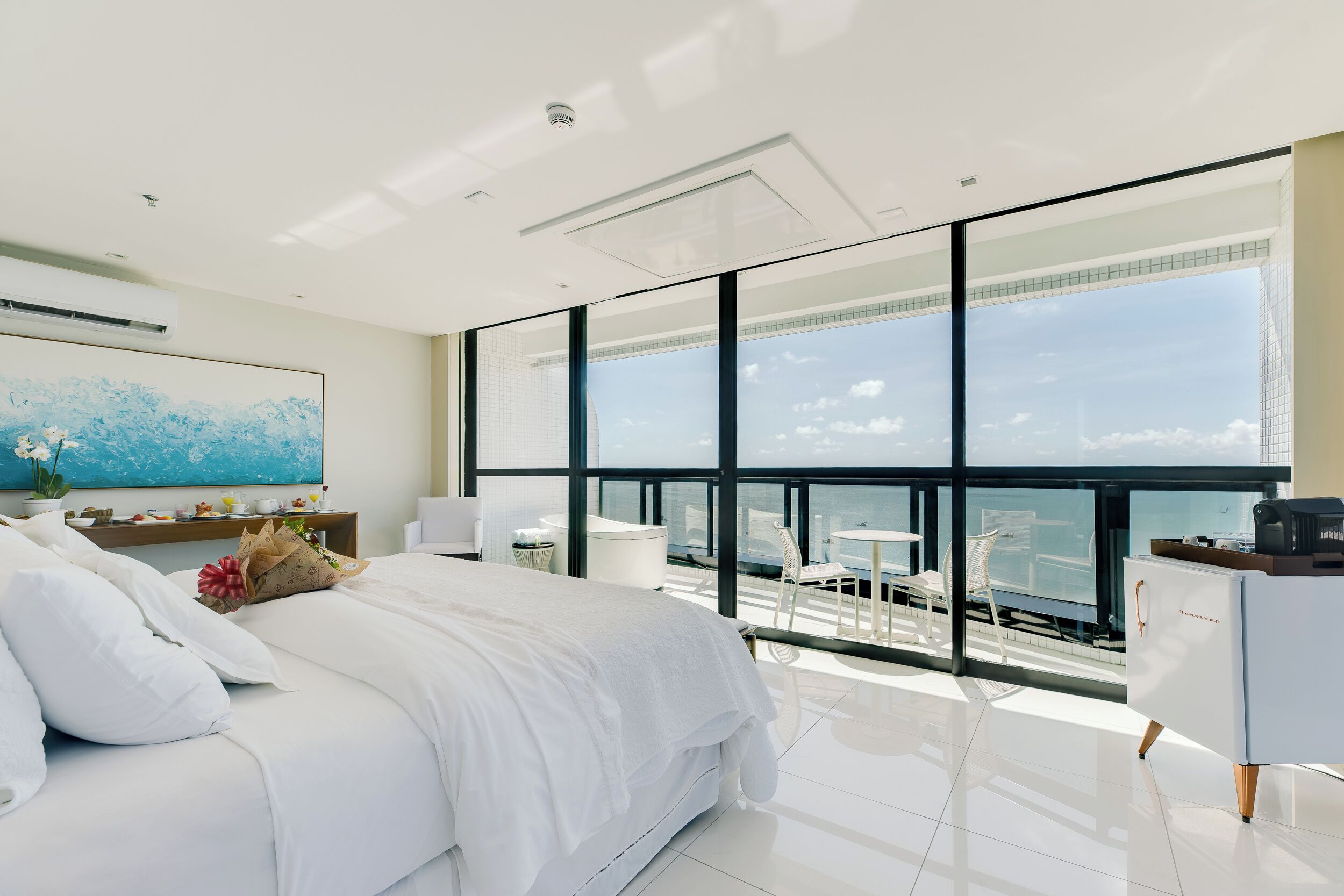 suite diamante | 1 bedroom, pillow-top beds, minibar, in-room safe